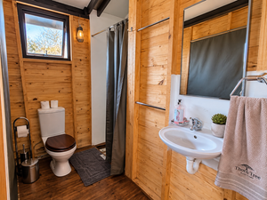 Fever Tree – Family Bush Cabin | Sleeps 2 Adults + 2 Children 
